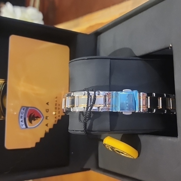 NWT LADIES LUXURY TWO-TONED TARGA WATCH - Picture 3 of 4